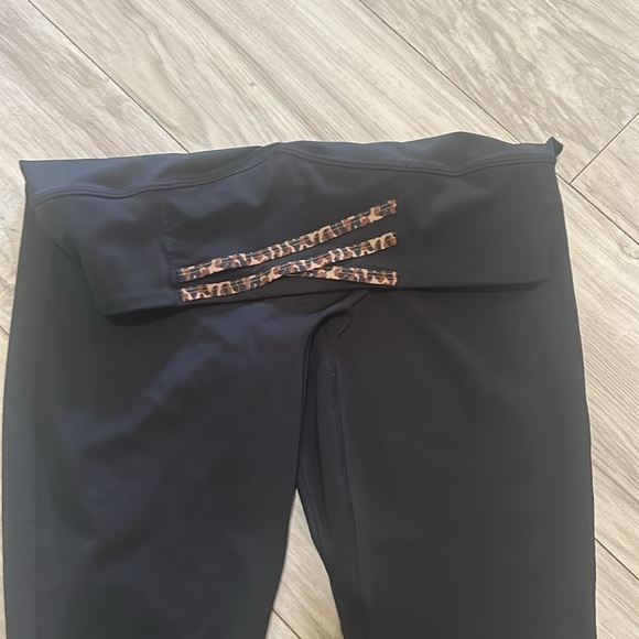 FABLETICS LEGGINGS BUNDLE - Picture 5 of 7